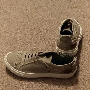 Blowfish slip one in taupe